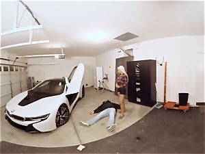VR PORN-Hot cougar ravage The Car Theif